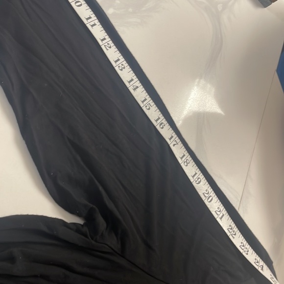 Torrid Women's Top Long Sleeve Super Soft Knits Black Gold Star Raw Hem - Picture 7 of 10